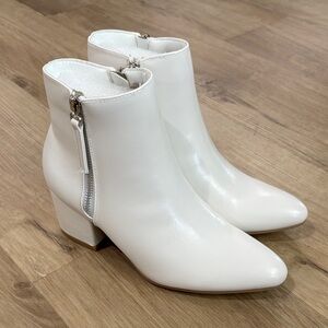 NEW Women’s J. Adams Zuma Ankle Booties